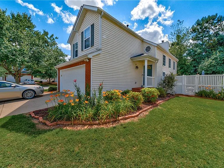 13226 Aventide Ln — Photo 2