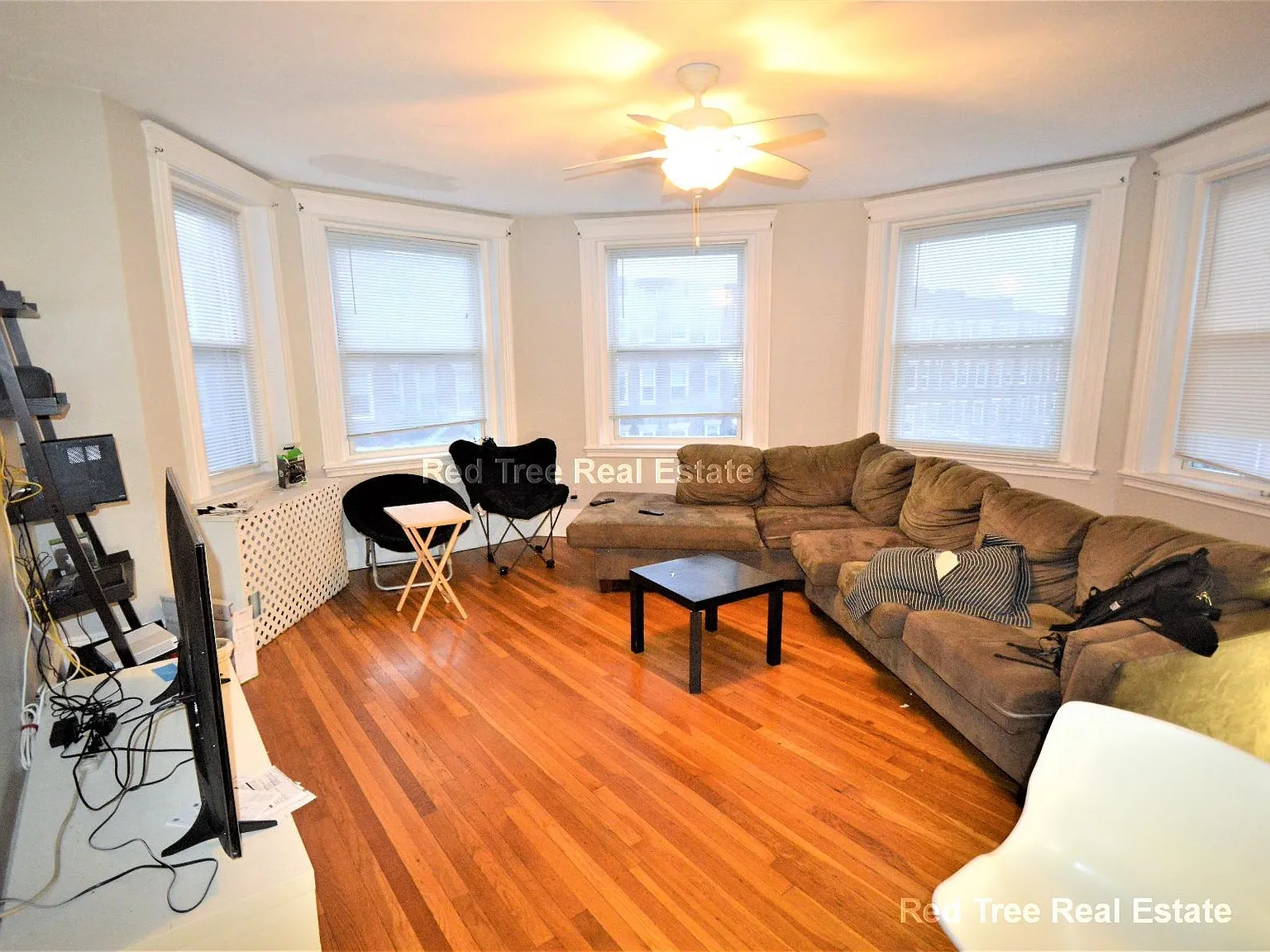 5 bed, 1750 sqft, $6,200 — Photo 2