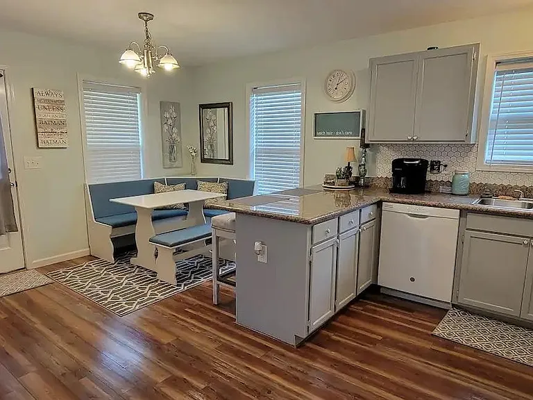 615 Keller St — Photo 13