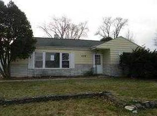 539 W Edgewood Rd, Lombard, IL 60148