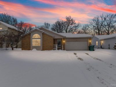 870 Alpine Dr, Brighton, MI, 48116