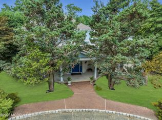 29 Woodrow St, Oakhurst, NJ