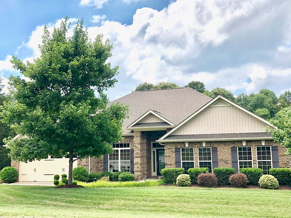 1st image of 205 Mills Plantation Cir