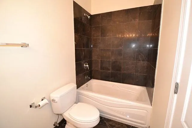 1354 W Augusta Blvd #211 — Photo 17