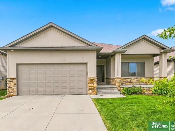 9237 S 71st St, Lincoln, NE 68516