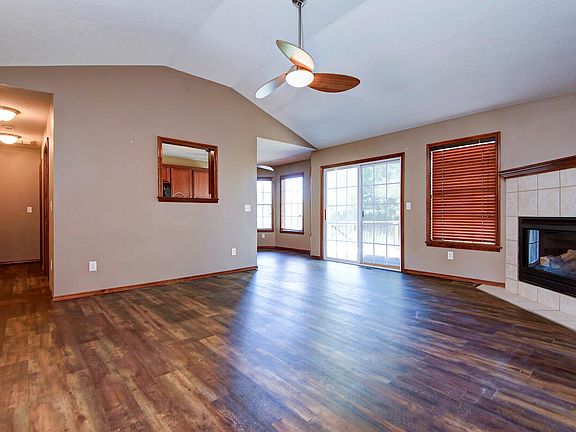 3rd image of 975 S Ballard Drive