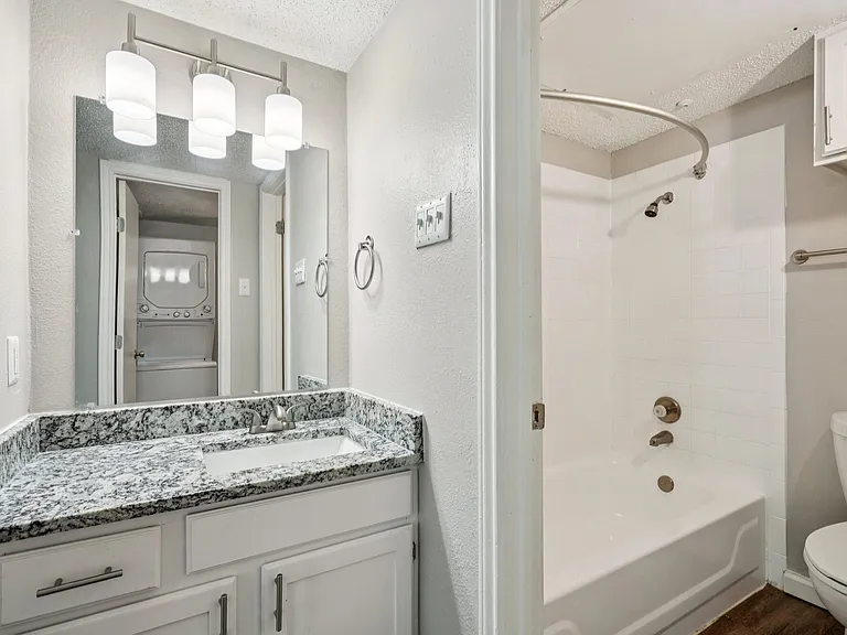Fieldcrest Apartments — Photo 15