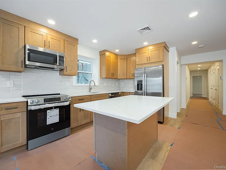 1 Dean Pl — Photo 8