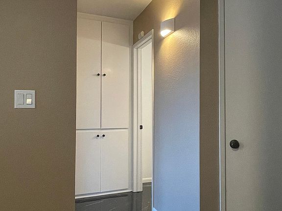 3rd image of 630 The Vlg Unit 303