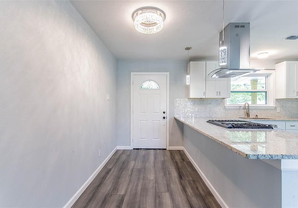1st image of 211 Allenwood Dr