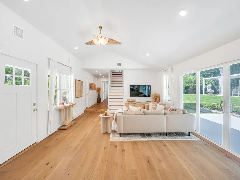 9 Pine Tree Rd — Photo 9