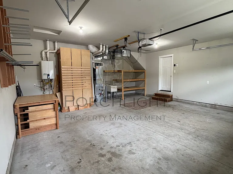 2102 Snowbush St — Photo 29