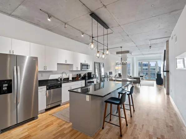 212 N 1st St APT 503, Minneapolis, MN 55401