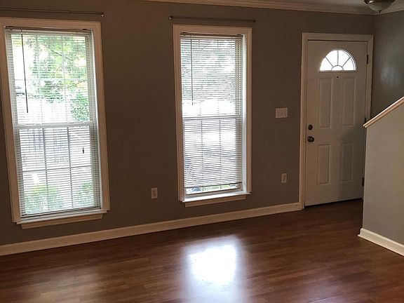 3rd image of 415 Marquis Ave Suite 114