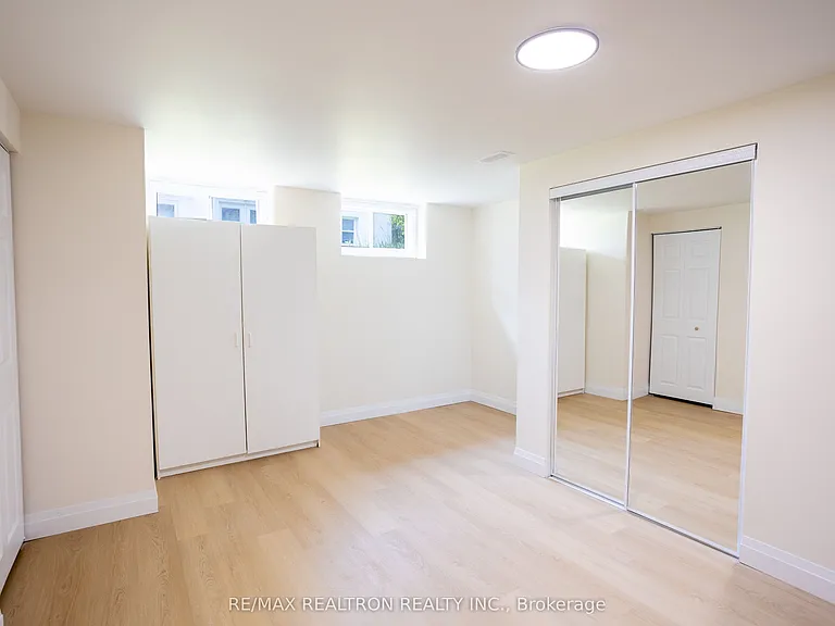 322 Shanty Bay Rd #BASEMENT — Photo 7