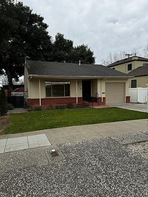 1010 Monterey St photo 1