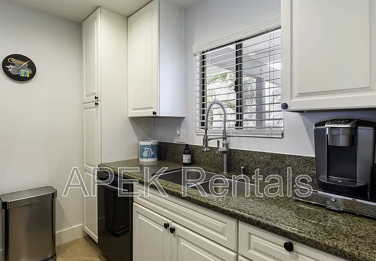 1050 E Ramon Rd — Photo 21
