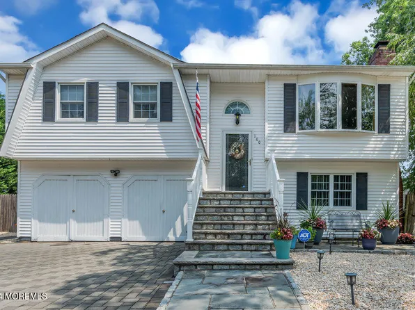 100 Aida Way, Brick, NJ 08723