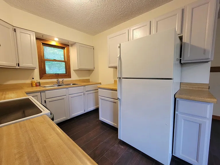 56 West St — Photo 4