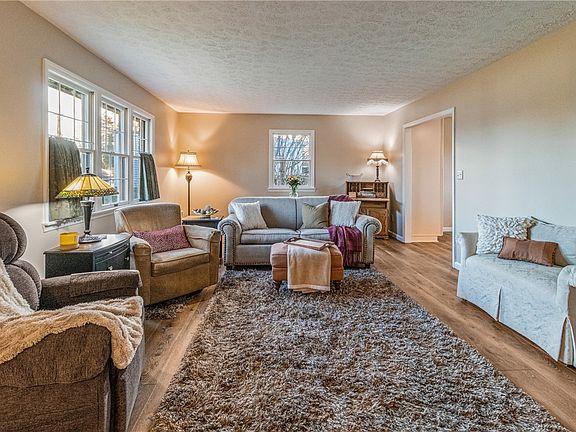 4th image of 610 W Alex Bell Rd