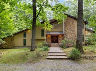 15 Overlook Ter, Chester, NJ 07930