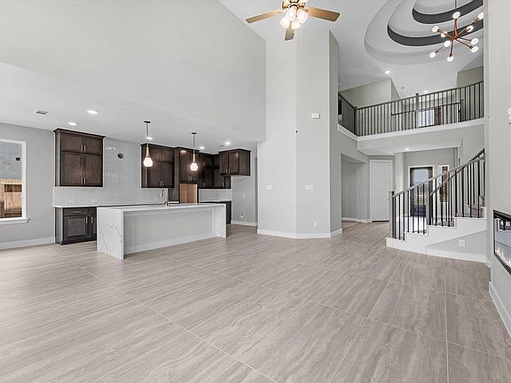 4th image of 2706 Summer Lark Dr