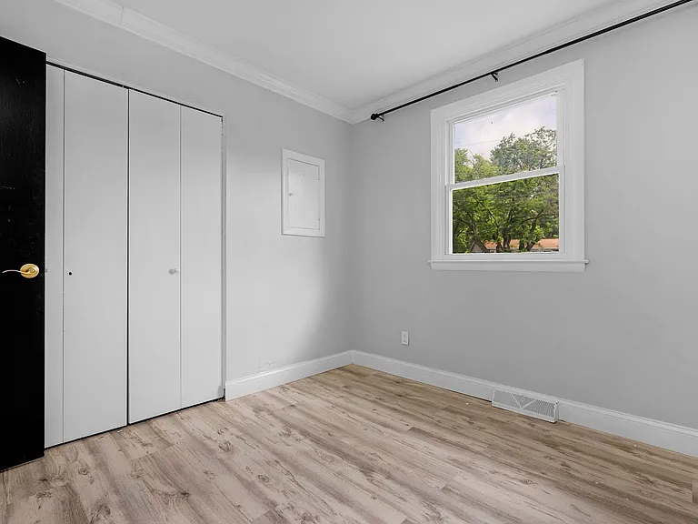 2431 Clydesdale Rd — Photo 5