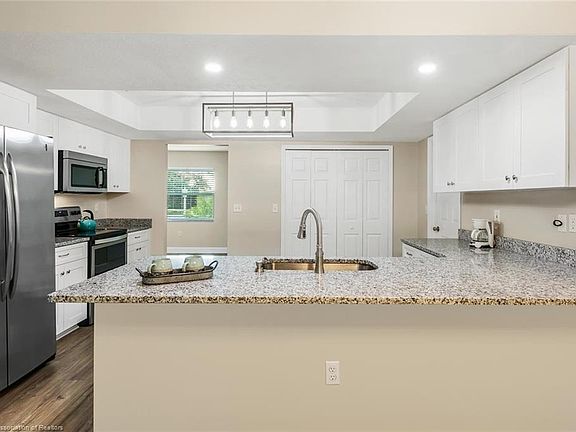 5th image of 1509 Lake Clay Dr