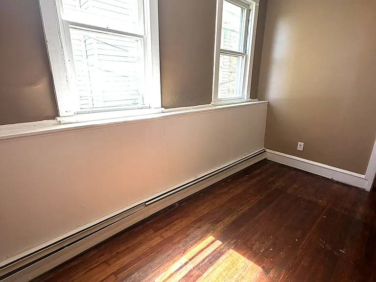 303 E Grove St #2 — Photo 8