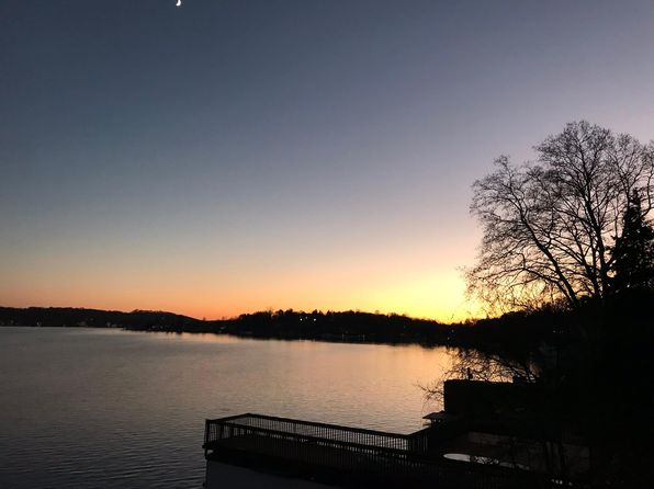 233 Lakeside Blvd