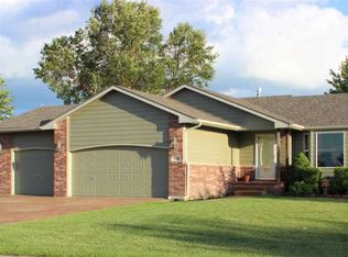 1905 W Schoolhouse St, Haysville, KS 67060