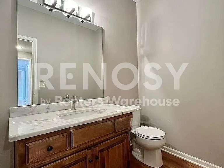 15861 Linden St — Photo 15