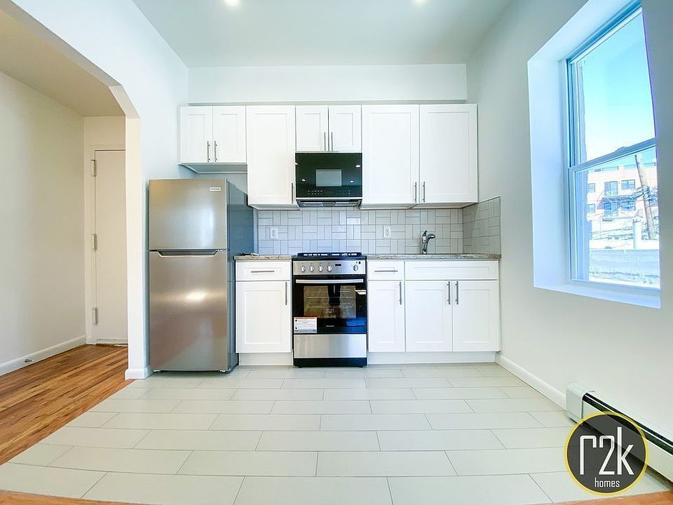 1st image of 14-36 Astoria Blvd #2