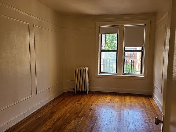 4th image of 452 Park Pl APT 4K