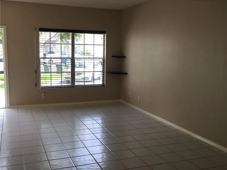 23 Whitehead Cir — Photo 3