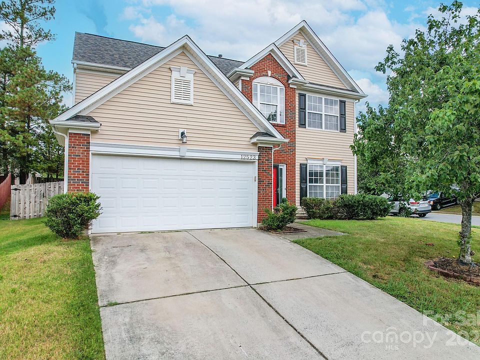 1st image of 12523 Clackwyck Ln #131