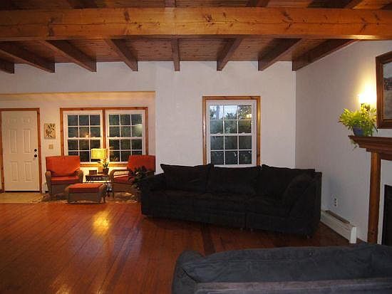 2nd image of 306 Oliphant Ln #A