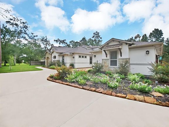 3rd image of 6 Maple Glen Dr