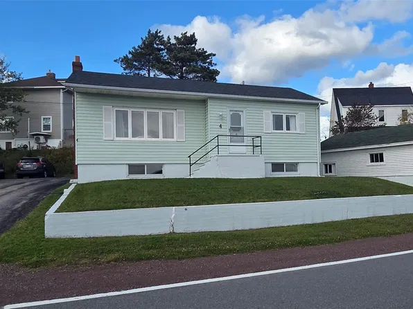 4 Circular Road, Botwood, NL A0H1E0