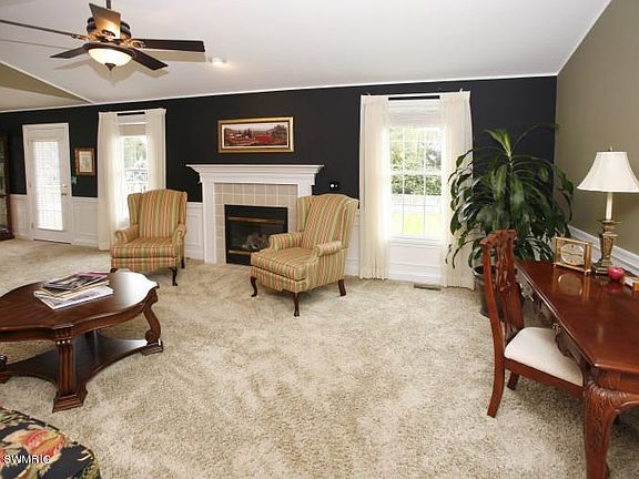 3rd image of 4221 Autumn Joy St