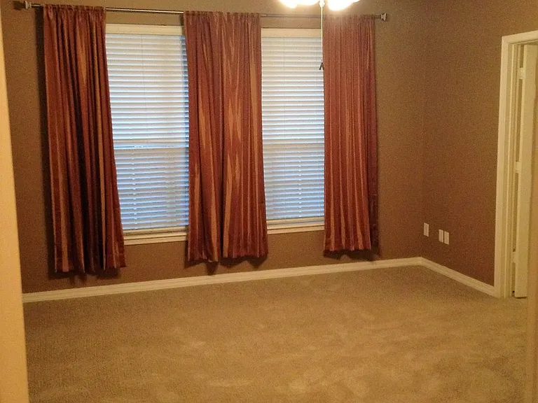 113 Baltic Dr — Photo 30