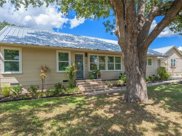 108 College View Dr, Bryan, TX 77801