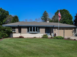 W132S7037 Fennimore Ln, Muskego, WI 53150