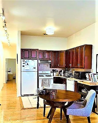 Rented by Connections Real Estate Services  | media 20