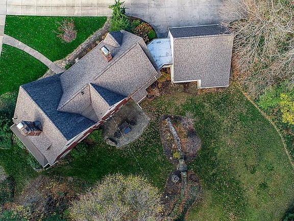 2nd image of 83 Levan Dr