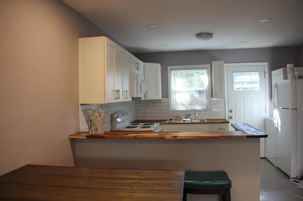 2 bed, 750 sqft, $2,200 — Photo 1
