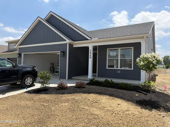 5040 Easton Dr, Oregon, OH 43616