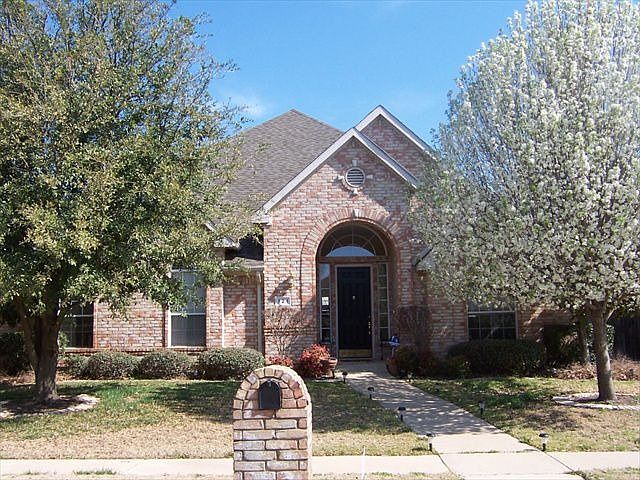 Front Exterior - Spring