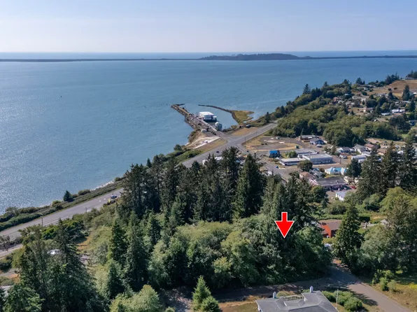 4&5 D St, Bay City, OR 97107