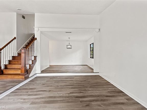 5th image of 5014 Country Hills Dr